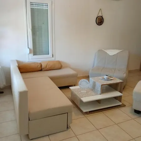 Dina House *