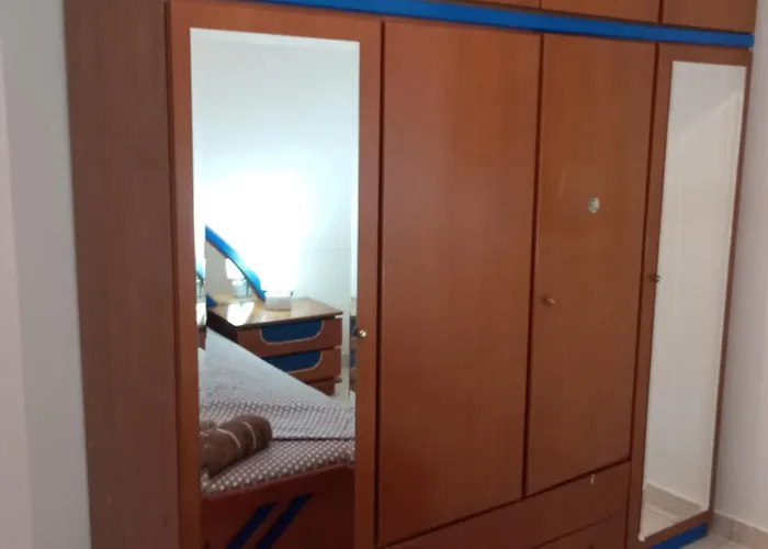 Dina House 소조폴리