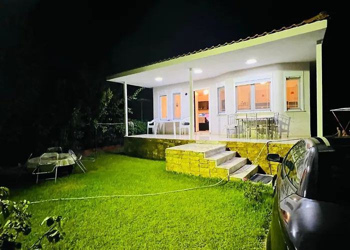 Dina House *